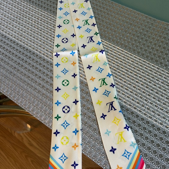PRE-OWNED Louis Vuitton x Takadhi Murakami Multicolor Silk Scarf - Picture 1 of 4